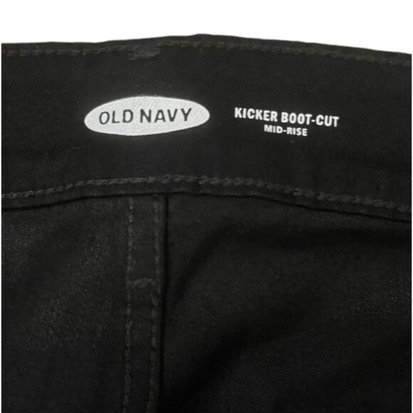 OLD NAVY Mid-Rise Plus-Size Kicker Boot-Cut Jeans, NWT. Size 24 - Picture 4 of 7